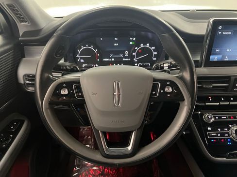 Used 2020 Lincoln Corsair Standard w/ Premium Package image 16