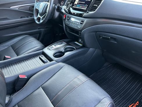 Used 2023 Honda Passport TrailSport image 15