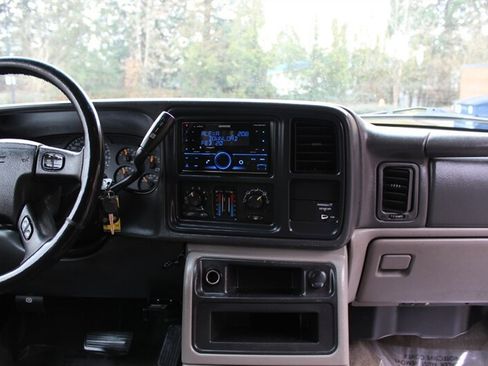 Used 2003 GMC Sierra 2500 SLE w/ Skid Plate Package AWD/4WD image 13