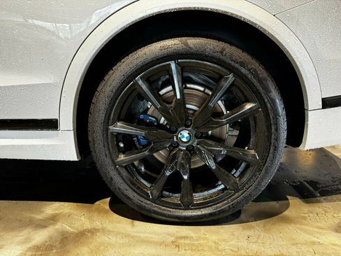 Used 2023 BMW X7 xDrive40i w/ M Sport Package AWD/4WD image 28