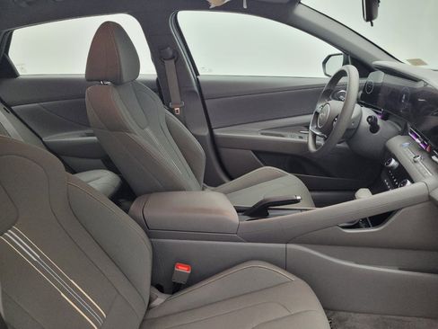Used 2024 Hyundai Elantra SEL FWD image 21