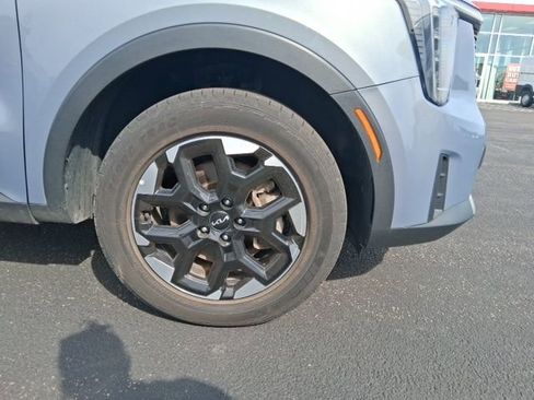 Used 2024 Kia Sorento S image 5