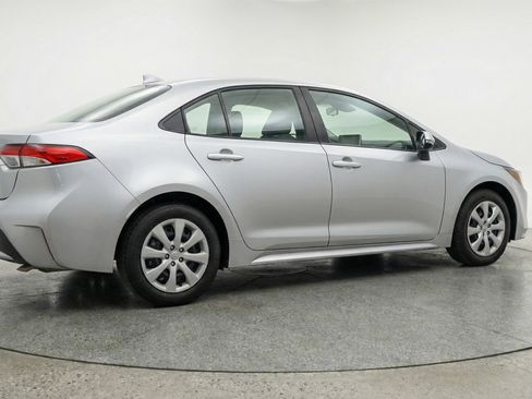Used 2025 Toyota Corolla LE image 9