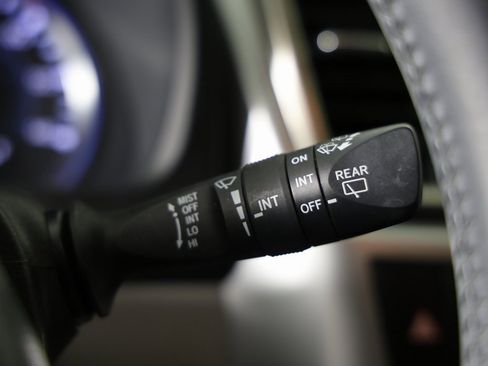 Used 2016 Toyota Highlander XLE image 25