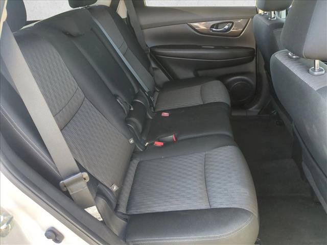 Used 2019 Nissan Rogue SV w/ Premium Package FWD image 19