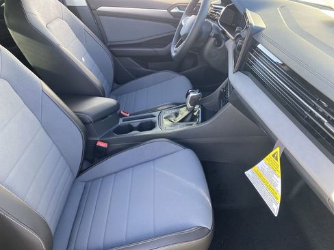 New 2026 Volkswagen Jetta SE FWD image 8
