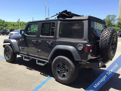 Used 2019 Jeep Wrangler Unlimited Sport AWD/4WD image 11