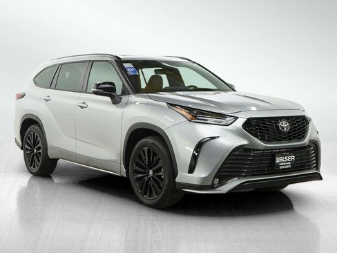 Used 2025 Toyota Highlander XSE image 7