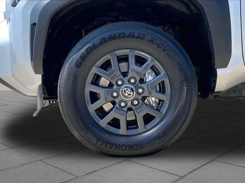 Used 2026 Toyota 4Runner SR5 AWD/4WD image 11