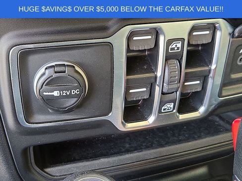 Used 2025 Jeep Wrangler Unlimited Sahara AWD/4WD image 23