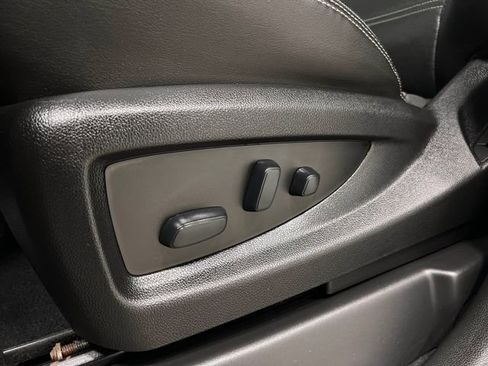 Used 2019 GMC Yukon XL Denali image 17