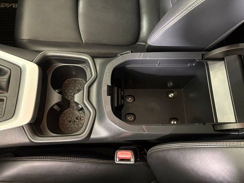 Used 2019 Toyota RAV4 XLE Premium image 33