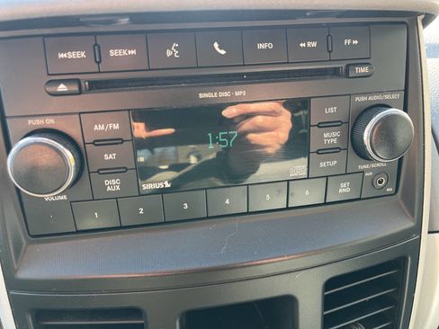 Used 2010 Dodge Grand Caravan SXT image 17