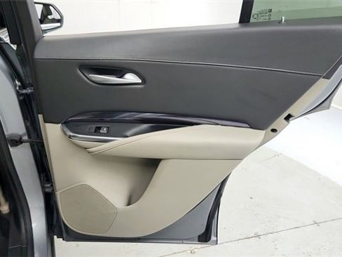 Certified 2023 Cadillac XT4 Luxury w/ Cold Weather Package image 21