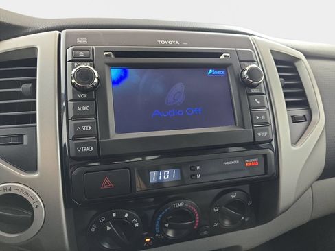 Used 2013 Toyota Tacoma 4x4 Access Cab V6 w/ TRD Sport Pkg image 22