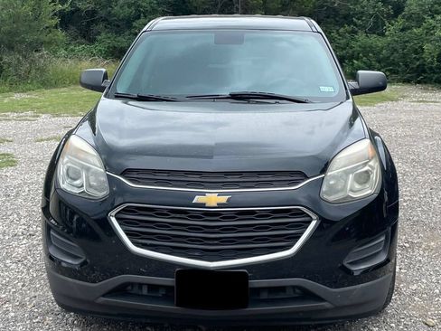 Used 2017 Chevrolet Equinox LS FWD image 2