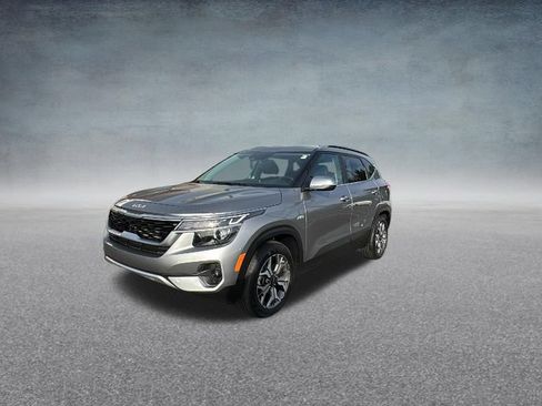 Used 2023 Kia Seltos EX AWD/4WD image 2