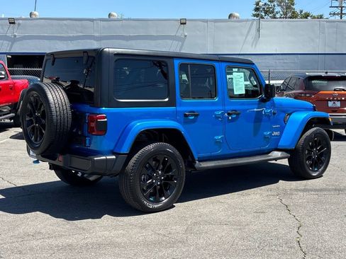 Used 2023 Jeep Wrangler Unlimited Sahara AWD/4WD image 4