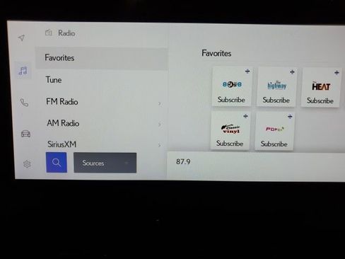 Used 2025 Lexus ES 300h F Sport w/ Technology Package image 17