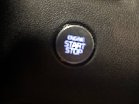 Used 2023 Kia Sorento S AWD/4WD image 11