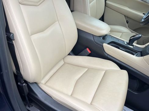Used 2017 Cadillac XT5 FWD image 31