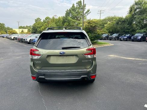 Used 2019 Subaru Forester Premium w/ All-Weather Package AWD/4WD image 5