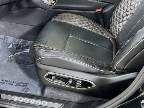 Used 2022 Jeep Grand Cherokee Summit w/ Luxury Tech Group V image 20