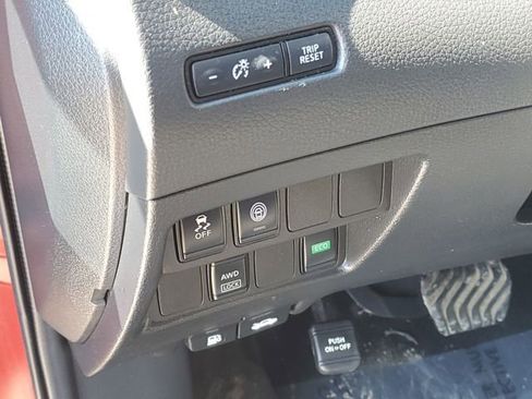 Used 2019 Nissan Rogue Sport SV image 11