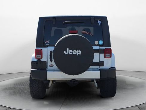 Used 2015 Jeep Wrangler Sahara w/ Connectivity Group AWD/4WD image 4