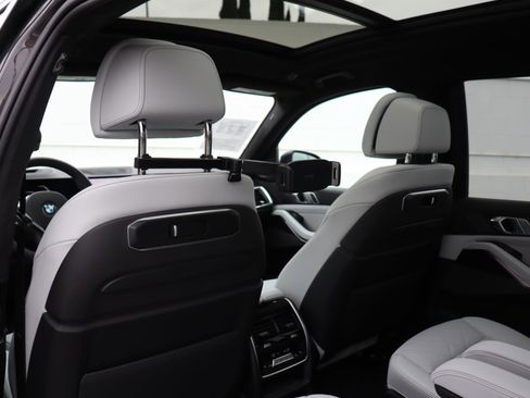 Used 2026 BMW X7 xDrive40i w/ Dynamic Handling Package image 14