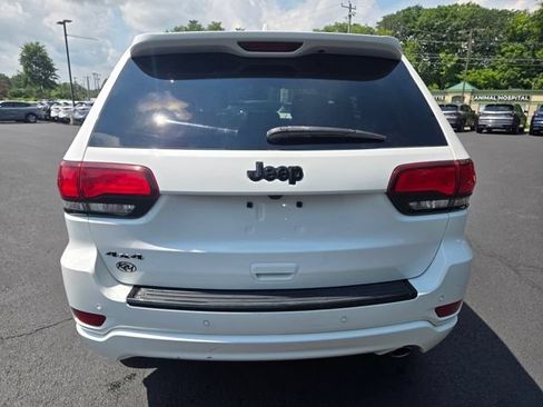 Used 2018 Jeep Grand Cherokee Altitude AWD/4WD image 4