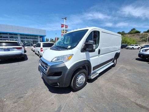Used 2025 RAM ProMaster 2500 w/ U-Haul Equipment Group FWD image 4