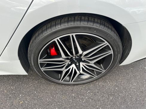 Used 2023 Kia Stinger GT2 image 9