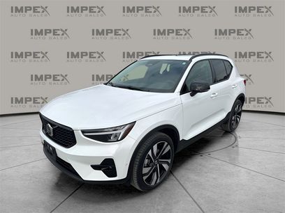 Used 2025 Volvo XC40 B5 Plus