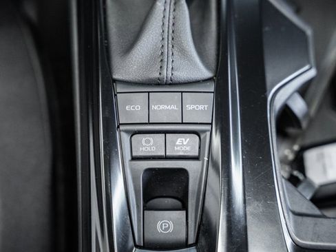 Used 2025 Toyota Camry LE image 24