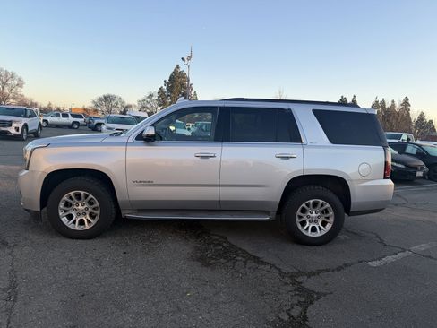 Used 2016 GMC Yukon SLT image 2