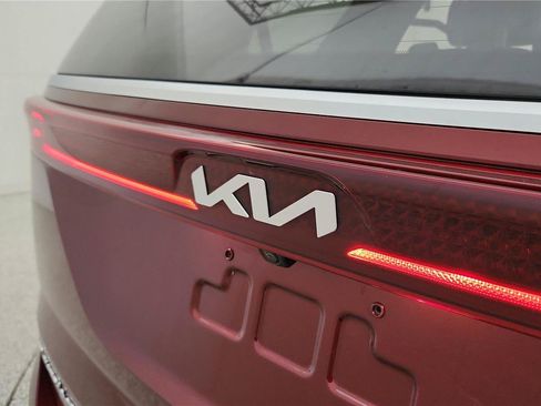 Used 2022 Kia Carnival SX Prestige FWD image 16
