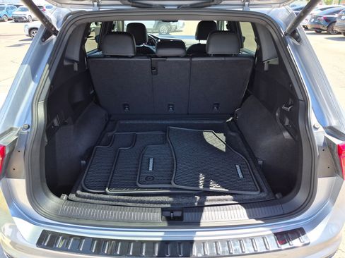 Used 2024 Volkswagen Tiguan SE R-Line AWD/4WD image 32