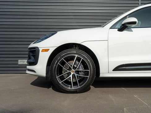 New 2026 Porsche Macan image 12