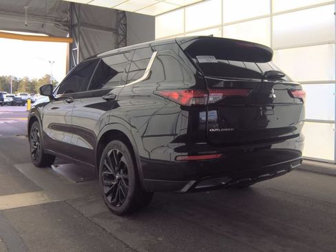 Used 2023 Mitsubishi Outlander SE FWD image 4