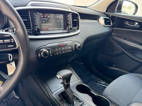Used 2019 Kia Sorento L FWD image 34