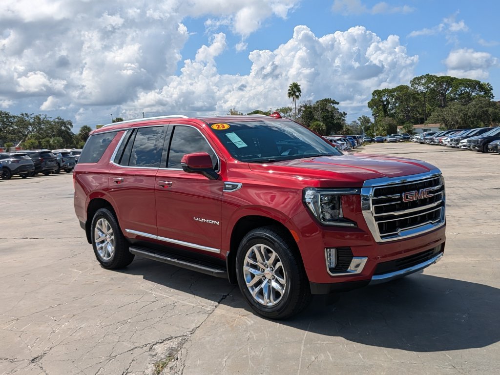 Used 2023 GMC Yukon SLT w/ SLT Premium Package RWD image 2