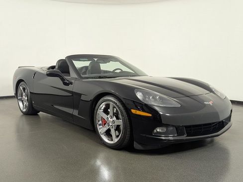 Used 2006 Chevrolet Corvette Convertible w/ Preferred Equipment Group image 3