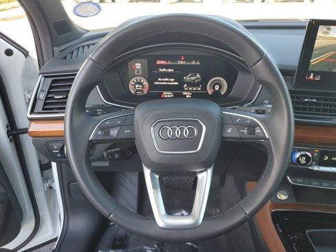 Used 2021 Audi Q5 Prestige w/ Prestige Package image 16