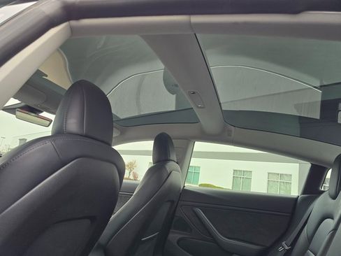 Used 2019 Tesla Model 3 Long Range image 34