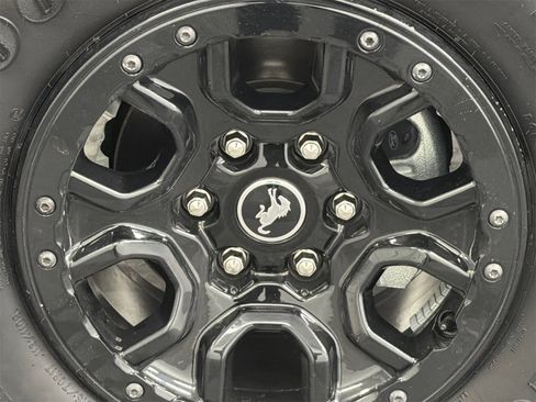 Used 2024 Ford Bronco Wildtrak image 4