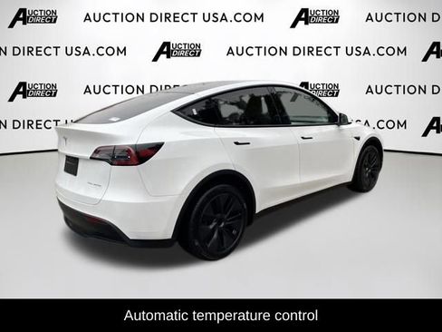 Used 2025 Tesla Model Y Long Range image 5