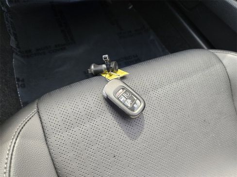 Certified 2025 Honda Civic Sport image 19