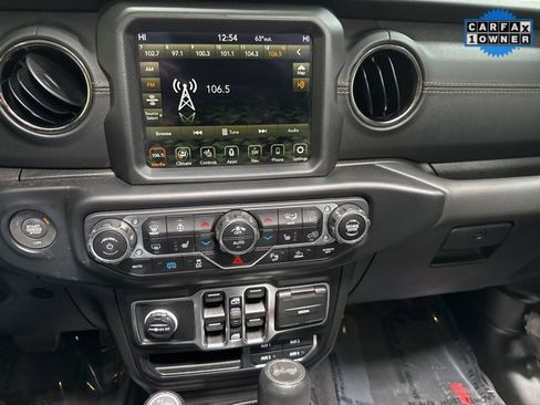 Used 2022 Jeep Wrangler Unlimited Sahara image 19