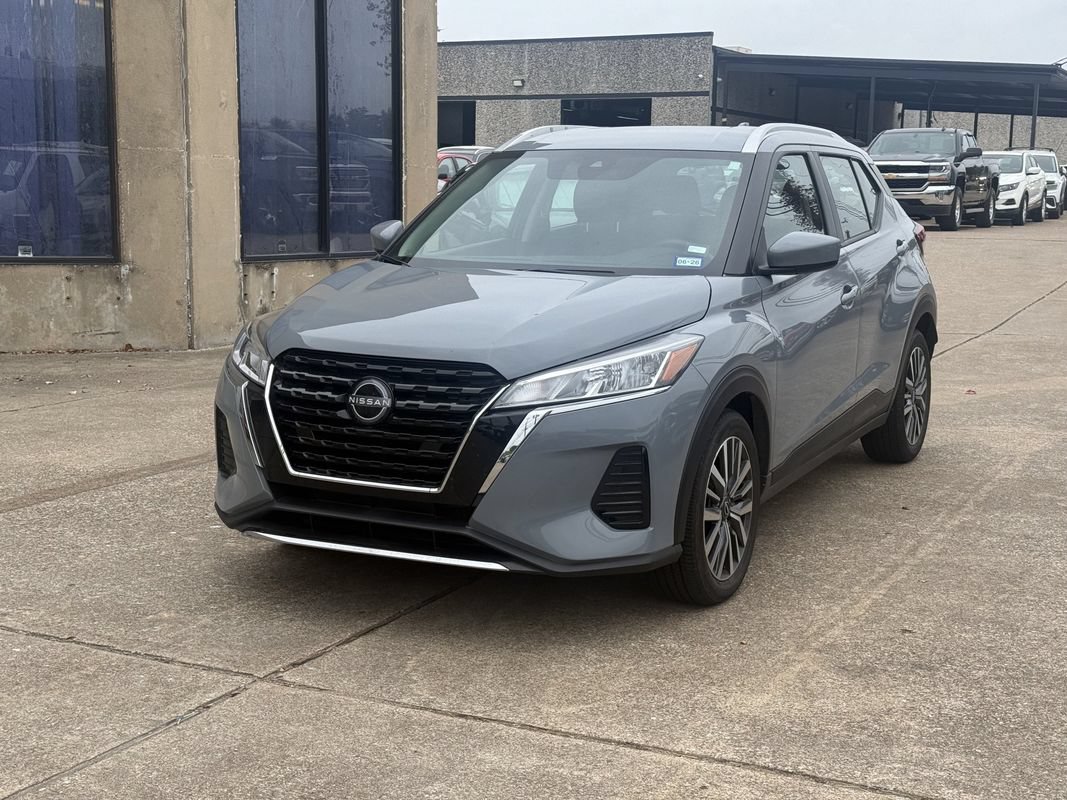 Used 2024 Nissan Kicks SV FWD image 3